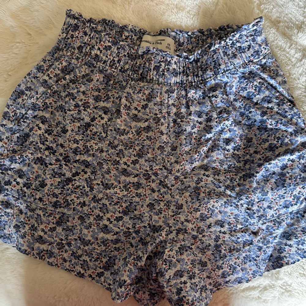 Abercrombie & Fitch High Waist Blue and White Shorts